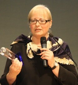 caroliln_pfeil.jpg