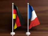 Deutsch und Französische Flaggen