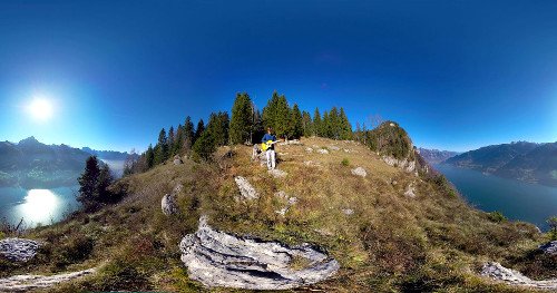 Beispiel eines 360°-Panoramafotos, hier dargestellt als «aufgeklappte Kugel»