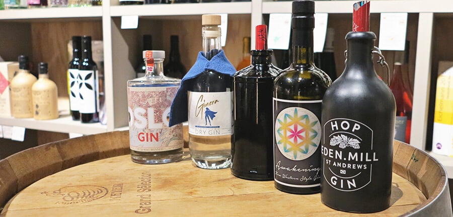 Stammtisch mit Gin Blind-Tasting: Oslo Gin, Ginera Dry Gin, der Hendricks als Klassiker sowie der Awakening New Western Style Gin und Eden Mill Golf St. Andrews Gin