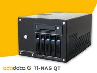 Das Windows-NAS Actidata Ti-NAS QT bietet Platz für fünf Festplatten und kommt mit einem integrierten LTO-Bandlaufwerk sowie Dual-10GbE.