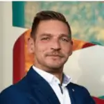 Kneffel Ron 1 NYXH3LvUFIO9C8C8ghyUhI3h7WQcxzFEi5lk0HAZ 2