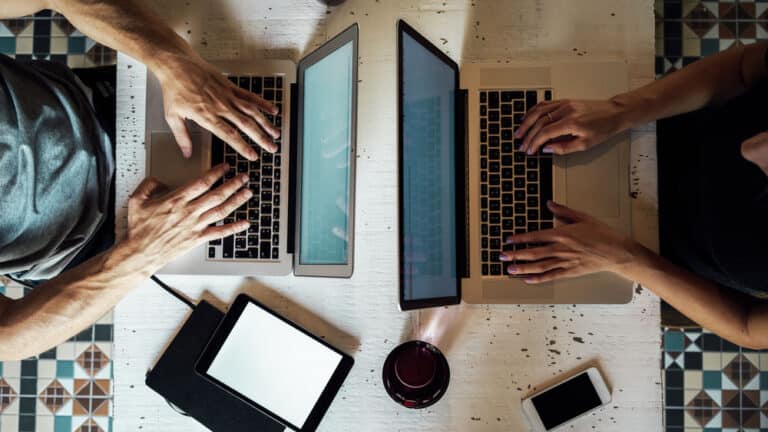 Nur die wenigsten Profi-Blogger werden reich 1 Blogger shutterstock 323310032 1920