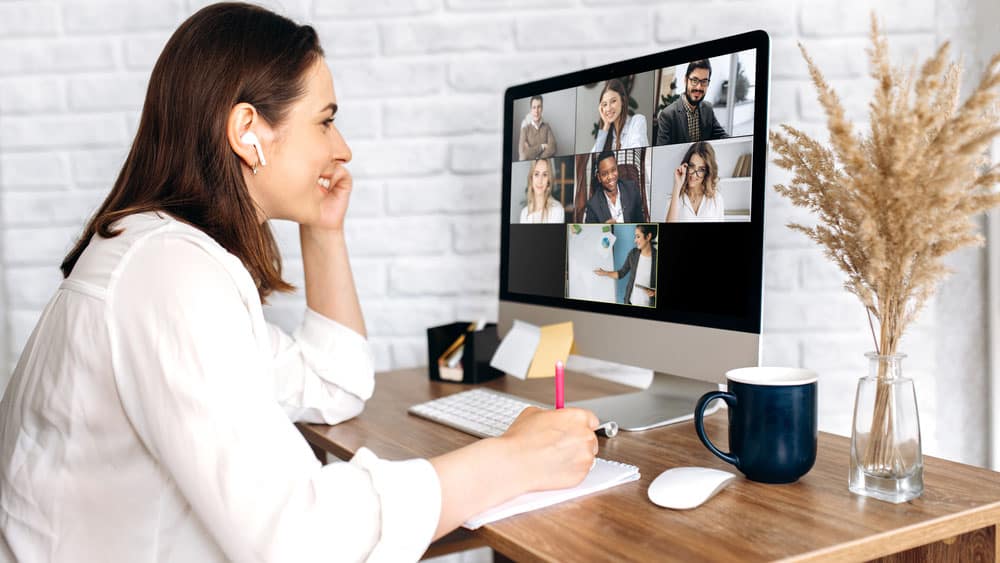 Möglichkeit zum Home Office hält Angestellte 1 Videkonferenz