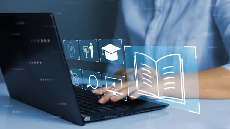 Update zur Nationalen Weiterbildungsstrategie 1 E Learning shutterstock 2158034833