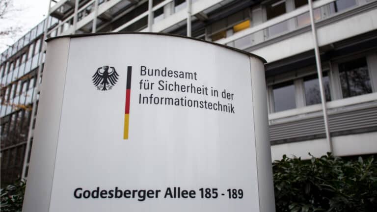 BSI-Präsident erbat vergeblich Disziplinarverfahren gegen sich 1 Tobias Arhelger Shutterstock 1349829104 1920