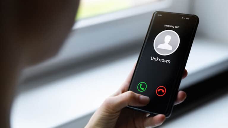 Anonyme Anrufe: Zurück in die Telefonie-Steinzeit 1 Anruf shutterstock 1688340721