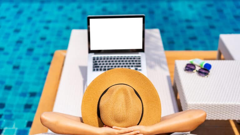 Darauf müssen Arbeitgeber bei Remote Work im Ausland achten 1 Workation