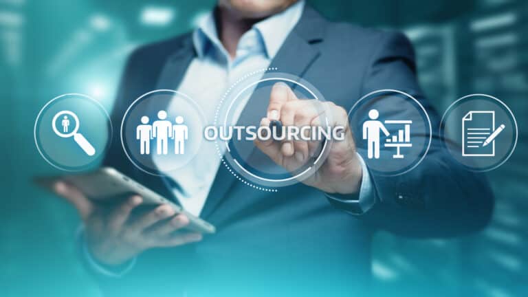 Business Process Outsourcing: Zeit für das Kerngeschäft 1 IT-Outsourcing