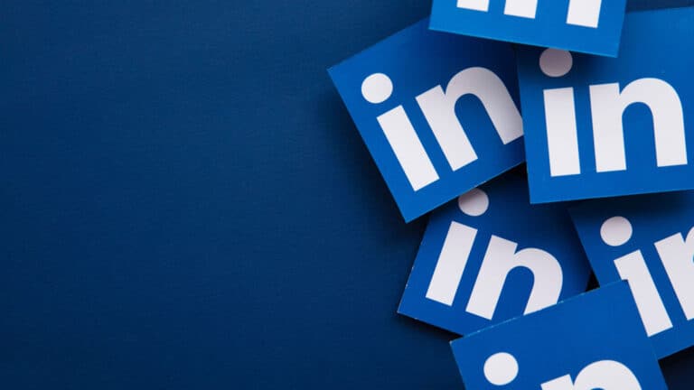 LinkedIn Bild Ink Drop Shutterstock.com shutterstock 1929246119