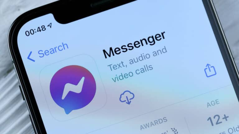 Messenger Bild Mehaniq Shutterstock.com shutterstock 2092409137