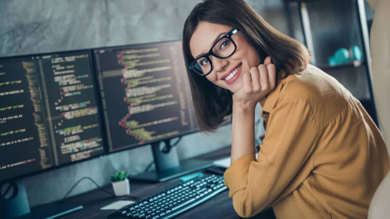 Diversität als Schlüssel zur Cybersicherheit 1 Programmiererin, Tech-Branche, Frauen