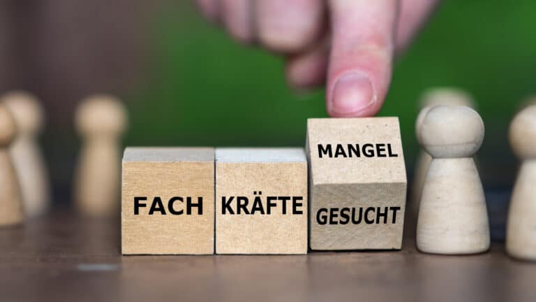 Der Fachkräftemangel gefährdet die Resilienz und Stabilität von Netzwerken 1 Fachkräftemangel