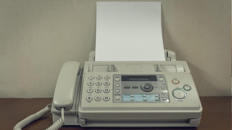 Ohne Papier und Fax geht in der Verwaltung nichts 1 Fax, Papier