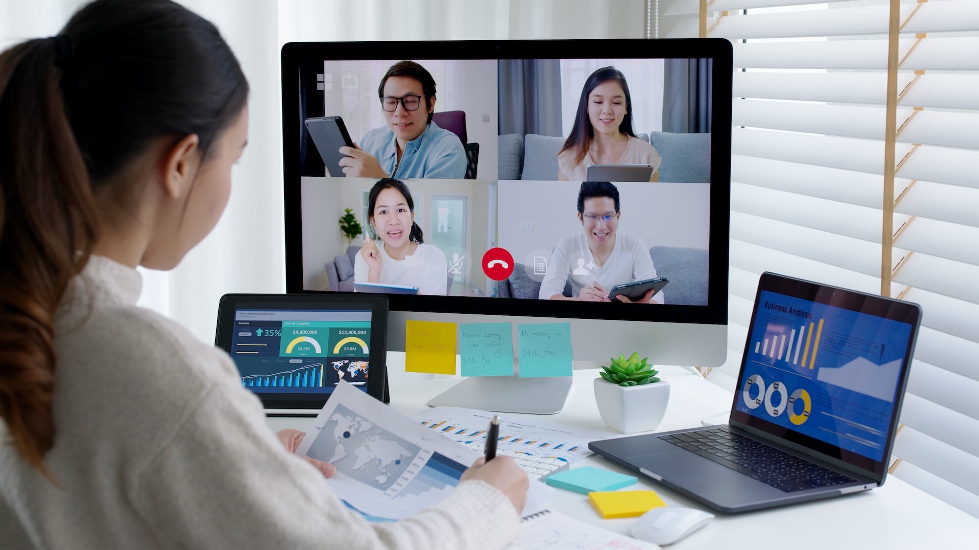 Homeoffice-Infrastruktur: Was IT-Abteilungen bei Remote-Anbindung beachten müssen 1 Freelancer bei der Arbeit