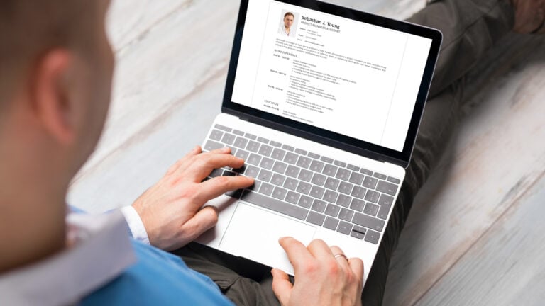 beWanted: 1,1 Millionen Bewerber-Daten ungeschützt im Netz 1 Lebenslauf