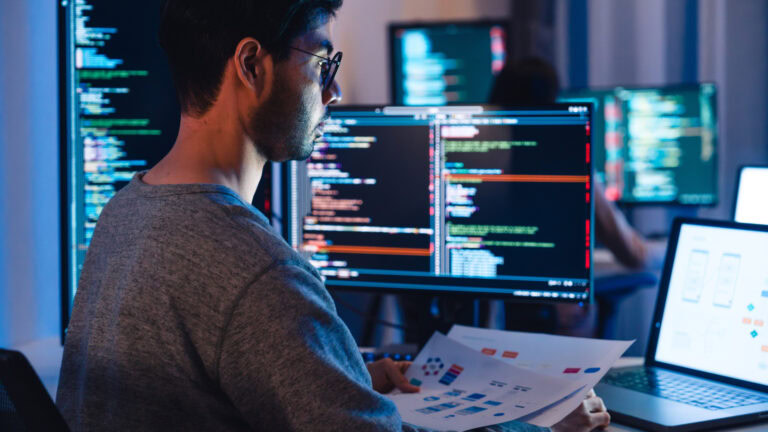 GitHub-CEO: “Akzeptiere KI – oder such dir einen neuen Job!" 10 Entwickler