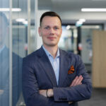 [jet_engine_data dynamic_field_source="meta" dynamic_field_post_meta_custom="e-mail" hide_if_empty=true]