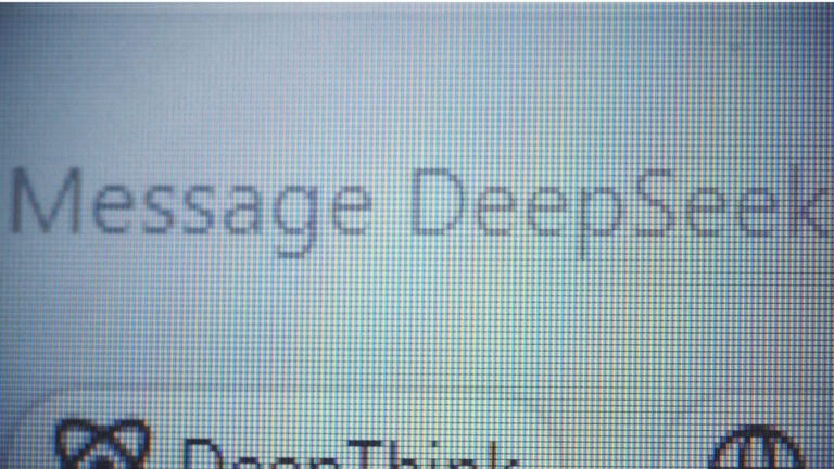 DeepSeek-R1 generiert unsicheren Code bei sensiblen Themen 7 Deepseek