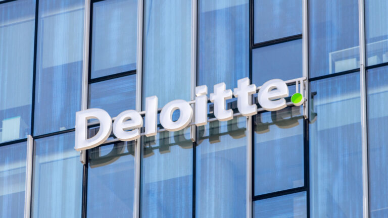 KI halluzinierte offenbar Quellen in Millionen-Gutachten von Deloitte 6 Deloitte