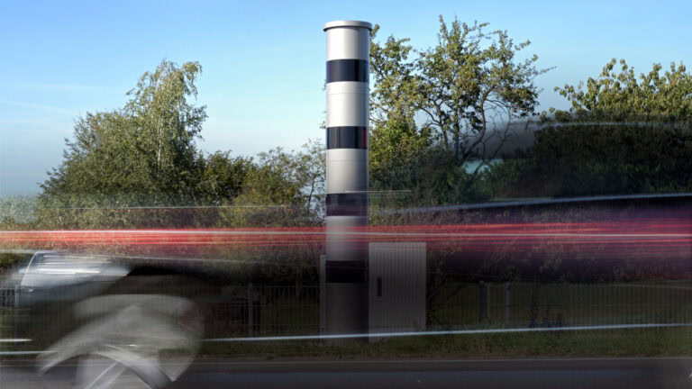 Bundesländer fordern komplettes Verbot von Blitzer-Apps 4 Blitzer