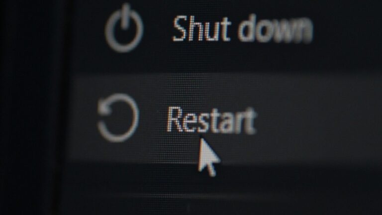 Cybersecurity Restart Guide 4 Restart Bildquelle: lilgrapher / Shutterstock.com
