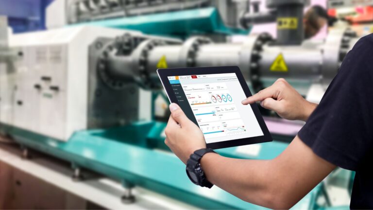 Nachhaltigkeit als geschäftskritischer Wettbewerbsfaktor 7 Ein MES-System als zentrales System in der Fertigung ist die Schnittstelle für alle Datenströme und steuert die Produktion aktiv nach Nachhaltigkeitskriterien. AdobeStock