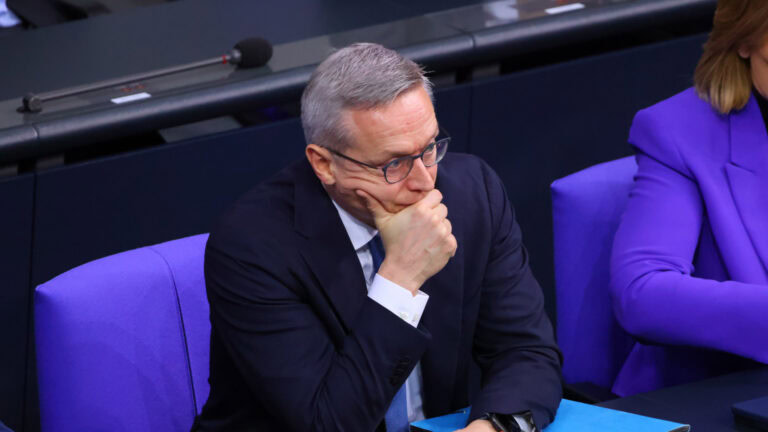 Digitalminister Wildberger: KI führt zu heftigen Jobverlusten 6 Karsten Wildberger