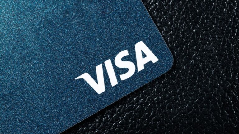 Bezahlen per KI-Agent: Visa startet Tests mit Banken 10 visa Bildquelle: Klochkov SCS/Shutterstock