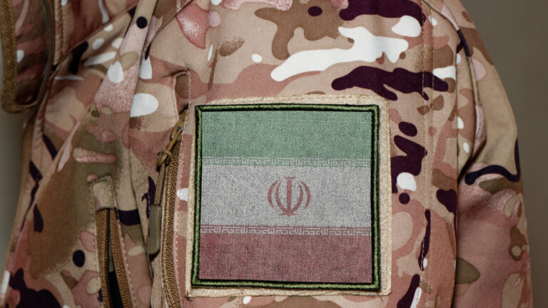 Iran droht ChatGPT-Rechenzentrum in Abu Dhabi anzugreifen 5 Iran Uniform