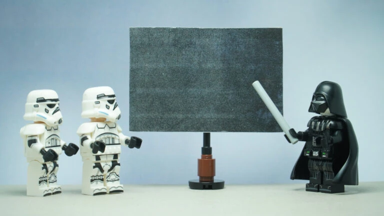 Sci-Fi-Leadership: Warum Captain Picard der bessere CIO ist und Vader Ihre IT ruiniert 6 Sci-Fi-Leadership Shutterstock Bildquelle: awstoys