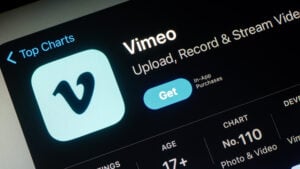 Vimeo Shutterstock Bildquelle: Shutterstock/ Mino Surkala