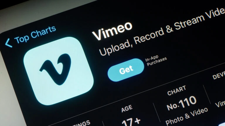 Nach Vimeo-Datenleck: Daten von 119.000 Nutzern im Darknet veröffentlicht 9 Vimeo Shutterstock Bildquelle: Shutterstock/ Mino Surkala