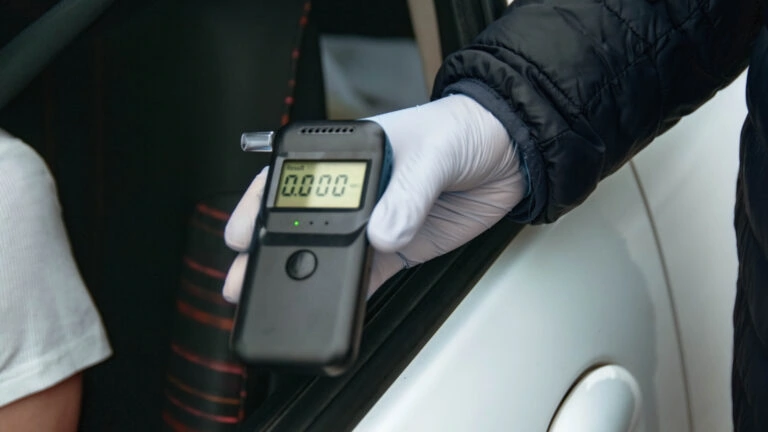 Cyberangriff auf Intoxalock legt Fahrzeuge US-weit lahm 7 Auto Alkoholtest