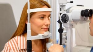 KI, KI Herzrisiko, KI Herkrankung, KI Software zur Herkrankung Erkennung, Herz-Kreislauf Vorsorge, CLAiR KI Herzdiagnose, Augenuntersuchung Herz Kreislauf Risiko, CLAiR, Augenarzt