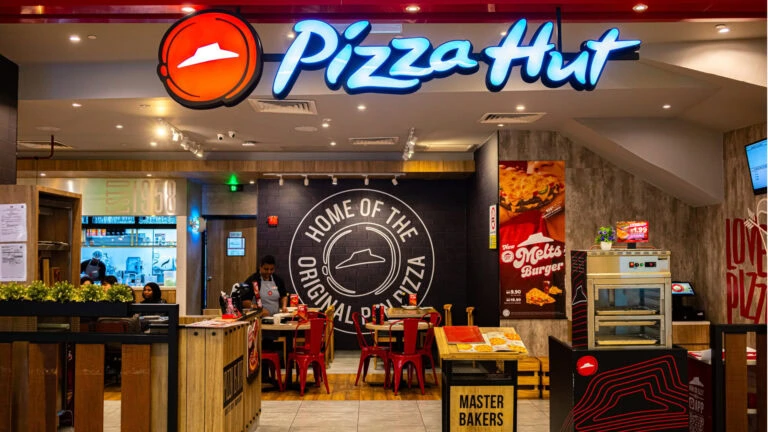 Pizza Hut: Franchisenehmer fordert 100 Millionen Dollar wegen KI-Schäden 5 Pizza Hut,Bildquelle: monticello/Shutterstock