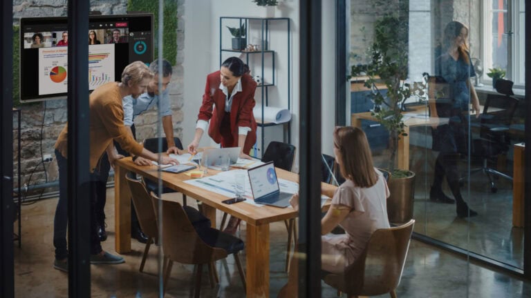 Sharp Hybrid Meeting2
