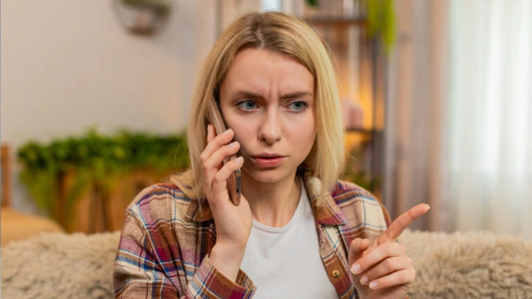 Daten-Trick am Telefon: Was Betrüger schon wissen 3 Betrug-Telefon