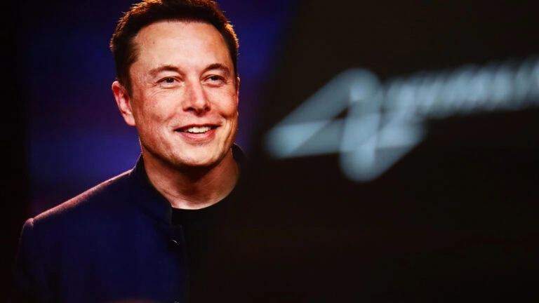 Kiew ehrt Elon Musk mit Orden - Dank für Starlink-Freigabe? 8 Musk