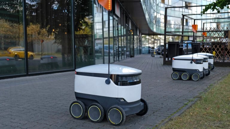 Erster in Europa: Evri testet zweibeinigen Lieferroboter