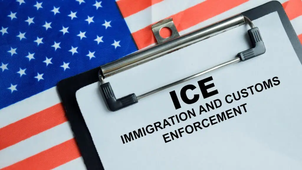 Aktivisten attackieren ICE-Behörde mit gezieltem Hackerangriff